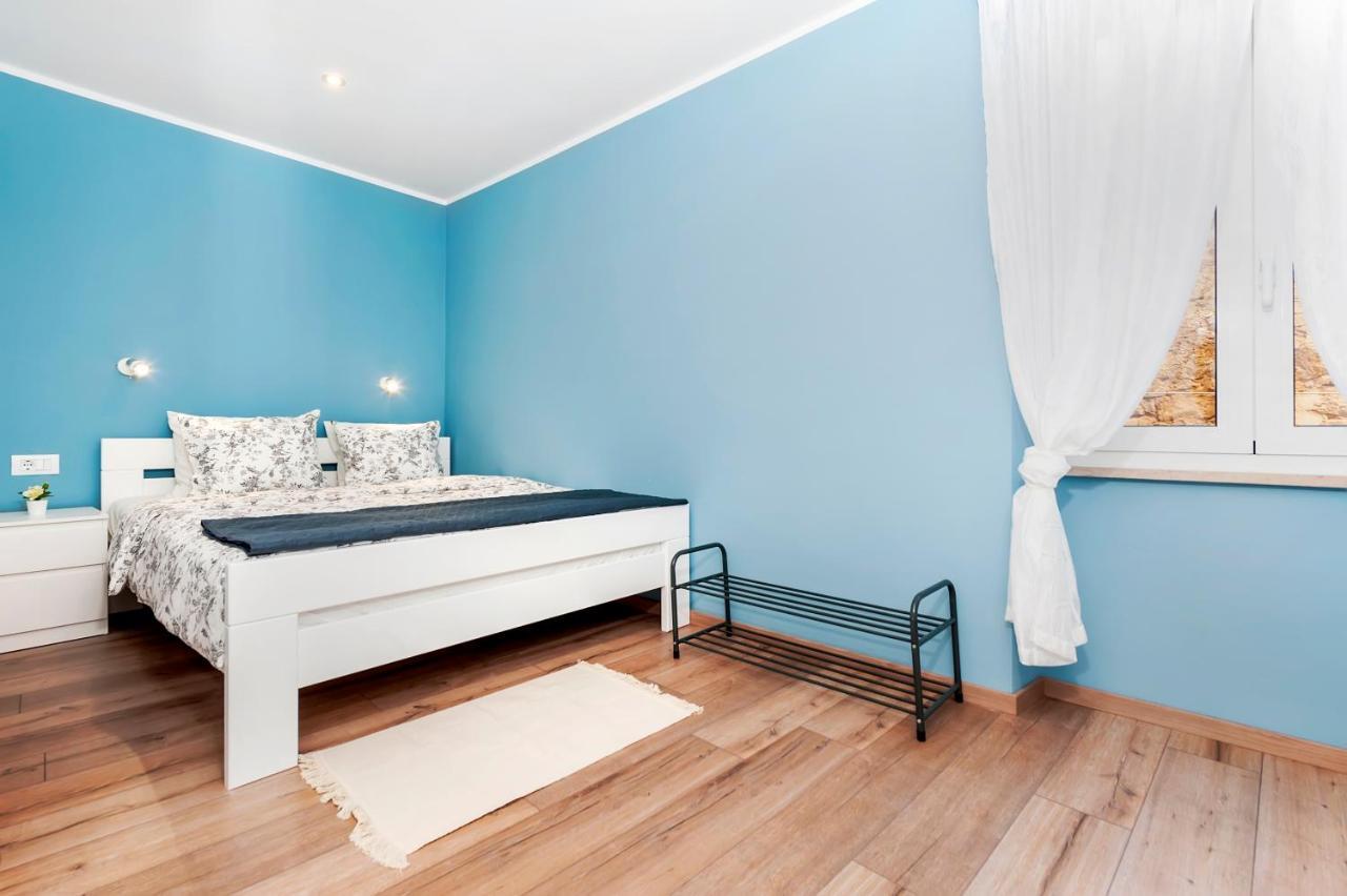 Otto Apartment With Sea View And Parking ロヴィニ エクステリア 写真