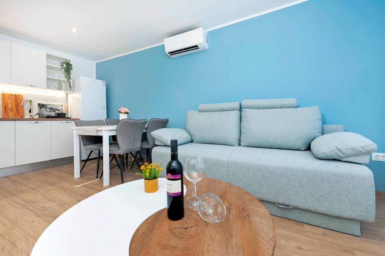 Otto Apartment With Sea View And Parking ロヴィニ エクステリア 写真